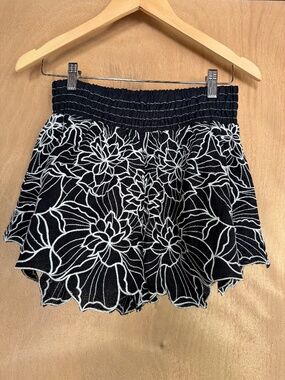 Anthropologie Somerset Black & White Embroidered Shorts